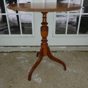 Early Federal Candlestand